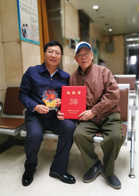 寧鳳蓮看望“全國道德模范”“當代雷鋒”孫茂芳