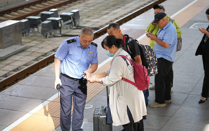 2025長(zhǎng)春航空展即將啟幕 長(zhǎng)春站多舉措保障旅客順暢出行