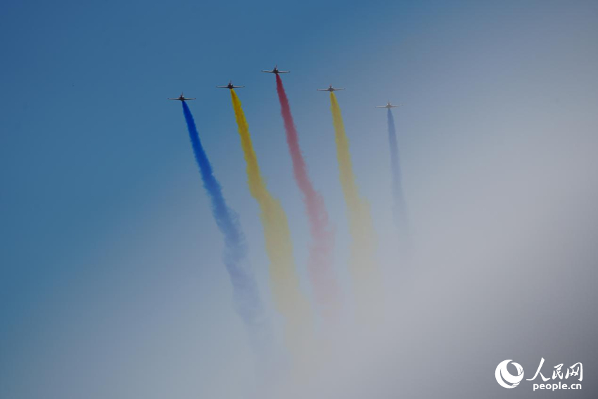 2025空軍航空開(kāi)放活動(dòng)和長(zhǎng)春航空展完成全要素預(yù)演。人民網(wǎng)記者 李洋攝