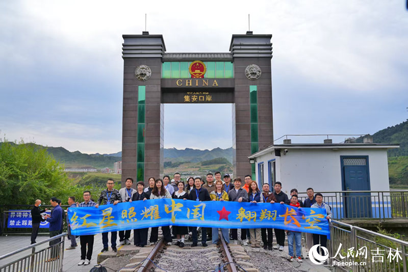 9月17日,“紅星照耀中國·翱翔長空”網絡主題活動正式啟動。人民網記者 李洋攝