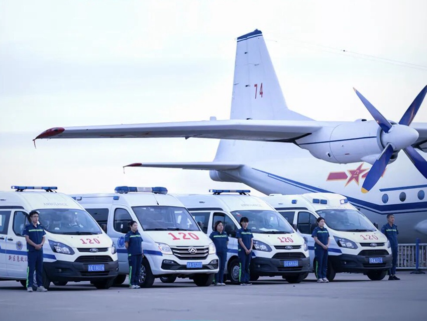 長春市衛(wèi)健系統(tǒng)4個(gè)醫(yī)療點(diǎn)隨時(shí)響應(yīng)、每天9—10輛救護(hù)車枕戈待旦。長春市衛(wèi)健委供圖