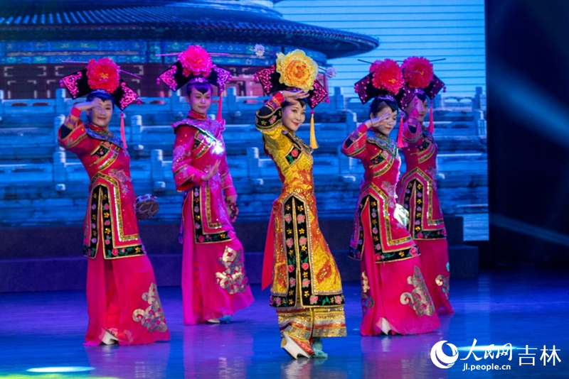 滿族傳統舞蹈《清風響鈴》。實習生 王思皓攝