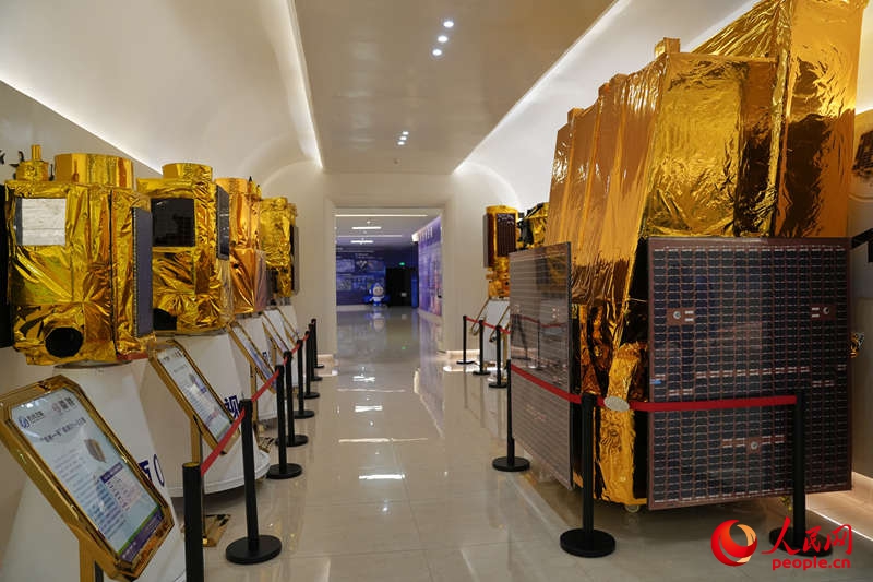 “吉林一號(hào)”衛(wèi)星模型。人民網(wǎng)記者 李洋攝