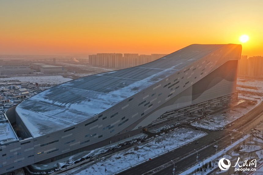 滑雪場外景。人民網(wǎng)記者 李洋攝