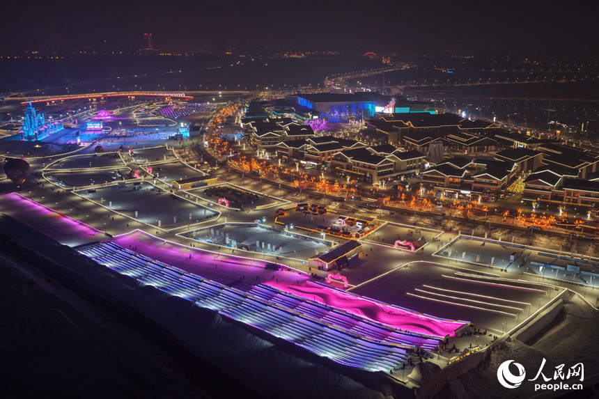 長春肆季南河粉雪嘉年華。人民網記者 李洋攝