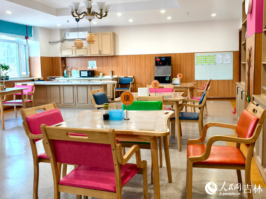 親親園養老護理康復中心老人食堂。人民網記者 關思聰攝