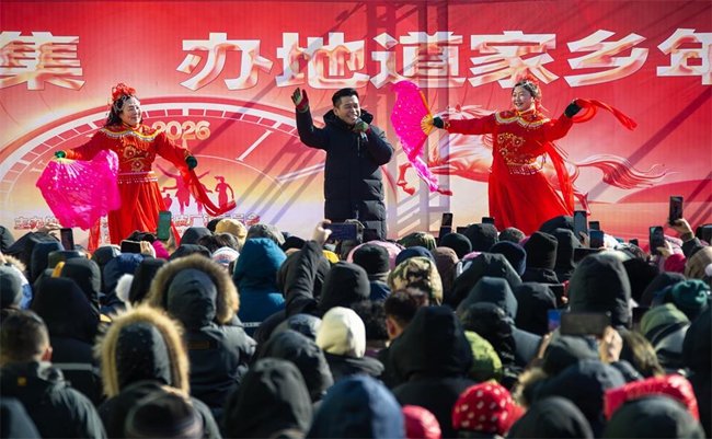 演員郭旺在活動現(xiàn)場為觀眾獻上精彩演出。