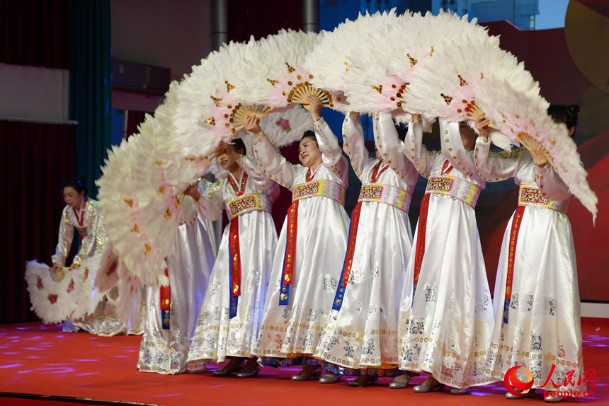 舞蹈《祝福祖國》。人民網記者 李洋攝 