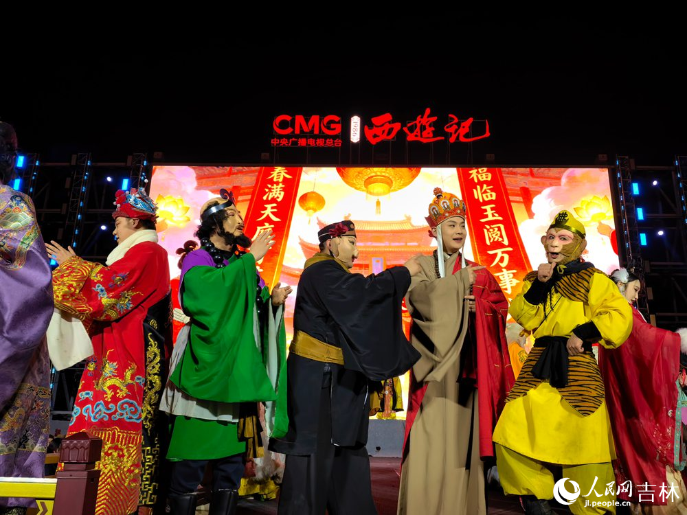 2月19日，大年初三，長(zhǎng)春動(dòng)植物園里 “西游” 鬧春。人民網(wǎng)記者 王帝元攝