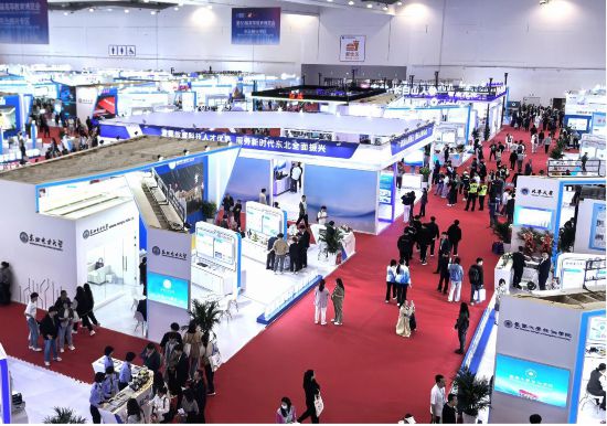 本屆高博會(huì)特設(shè)東北振興專區(qū)。人民網(wǎng)記者 王海躍攝